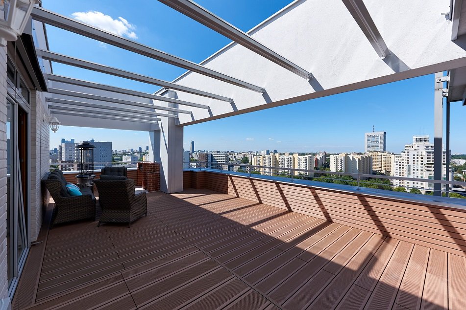 Taras z drewna kompozytowego