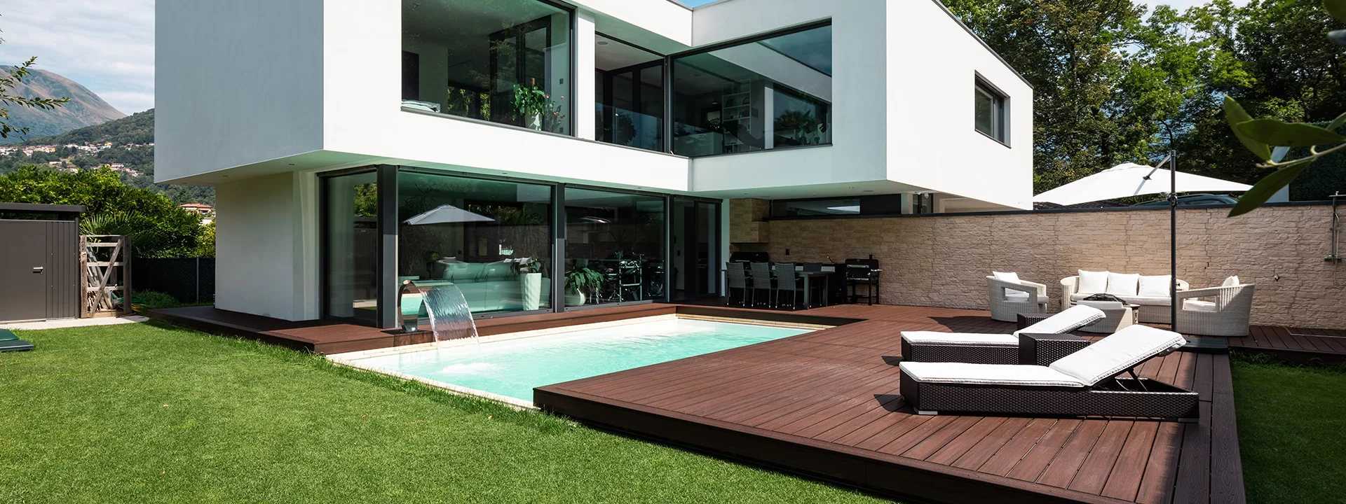 Pełna gama drewna naturalnego i materiałów kompozytowych!