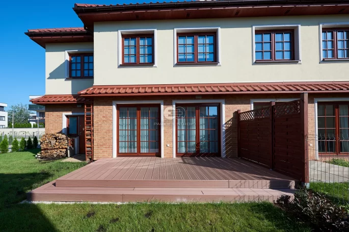 COMPOSITE BOARD BROWN